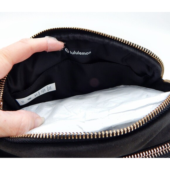 Lululemon Crossbody Camera Bag Quilted Velour 2L Black Gold 8-1/2 Inch - Picture 7 of 14